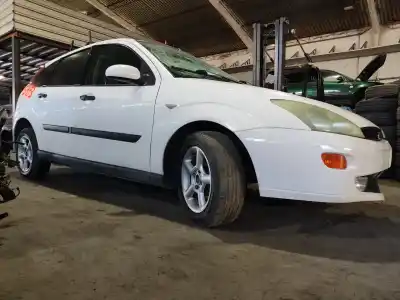 Véhicule à la ferraille ford focus berlina (cak) ambiente de l'année 2000 alimenté fyda