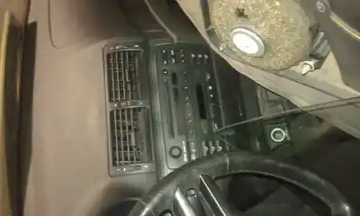 Veículo de Sucata bmw serie 3 berlina (e46) 1.8 16v do ano 2002 alimentado 