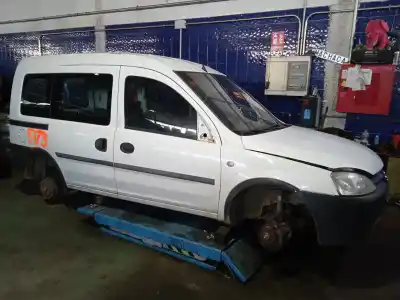 Scrapping Vehicle opel corsa c furgoneta/hatchback (x01) 1.7 di 16v (f08, w5l) of the year 2003 powered y17dtl