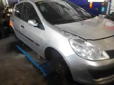 Veículo de Sucata renault clio iii imusic confort dynamique do ano 2006 alimentado k4j780