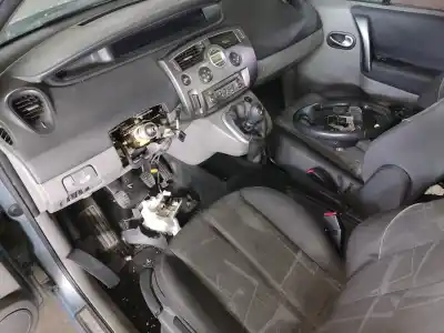 Veículo de Sucata renault scenic ii i- music do ano 2006 alimentado f9qee804