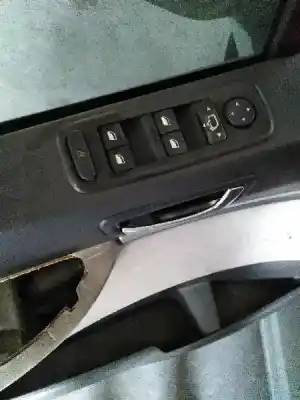 Veículo de Sucata peugeot 807 sr pack do ano 2018 alimentado rhw