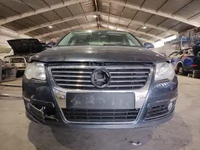 Veicolo di demolizione VOLKSWAGEN PASSAT B6 (3C2) 2.0 TDI 16V dell'anno 2005 alimentato BKP