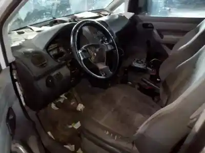 Veicolo di demolizione volkswagen caddy ka/kb (2k) kombi dell'anno 2007 alimentato bsu