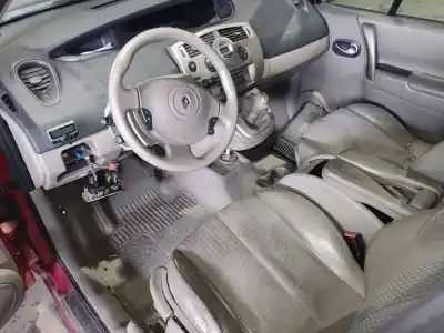 Veículo de Sucata renault scenic ii confort dynamique do ano 2004 alimentado f9q812