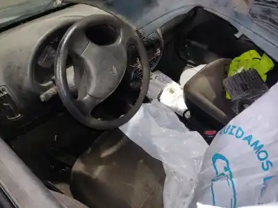 Veículo de Sucata citroen saxo 1.5 diesel do ano 1998 alimentado vjz