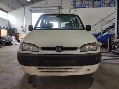 Здавання транспортного засобу peugeot partner (s1) combispace року 2001 потужний nfu
