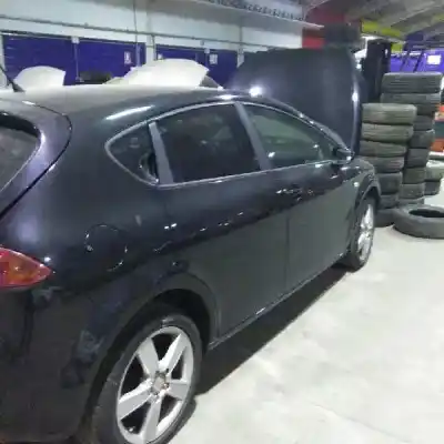 Scrapping Vehicle SEAT LEON (1P1) 2.0 TDI 16V of the year 2001 powered BKD