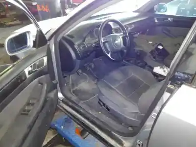 Veicolo di demolizione audi a6 berlina (4b2) 2.4 (121kw) dell'anno 1997 alimentato aga