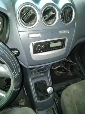 Здавання транспортного засобу ford transit connect (tc7) furgón (2006->) року 2009 потужний r3pa