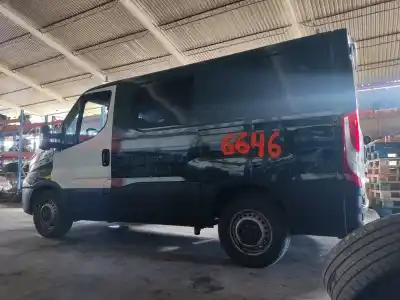 Veicolo di demolizione IVECO 35S13 IS35SC2AA dell'anno 2001 alimentato F1AFL411B*A
