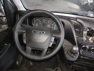 Veículo de Sucata iveco 35s13 is35sc2aa do ano 2001 alimentado f1afl411b*a