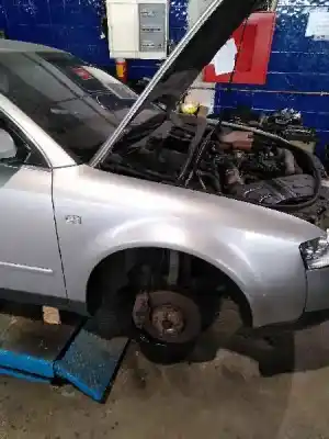 Veículo de Sucata audi a4 berlina (8e) 2.5 tdi (120kw) do ano 2003 alimentado bfc