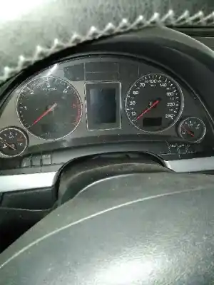 Veículo de Sucata audi a4 berlina (8e) 2.5 tdi (120kw) do ano 2003 alimentado bfc