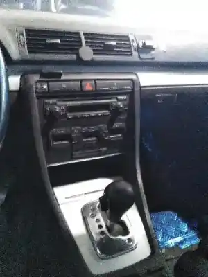 Veículo de Sucata audi a4 berlina (8e) 2.5 tdi (120kw) do ano 2003 alimentado bfc