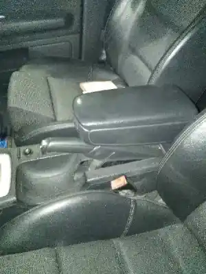 Veículo de Sucata audi a4 berlina (8e) 2.5 tdi (120kw) do ano 2003 alimentado bfc