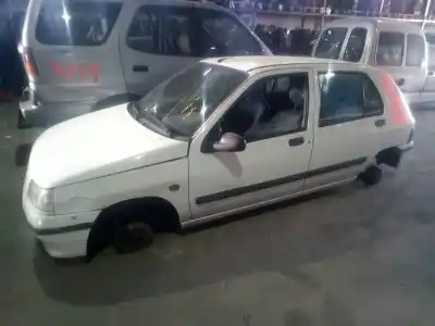 Здавання транспортного засобу renault   року 1996 потужний f8q