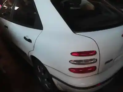 Véhicule à la ferraille fiat brava (182) jtd 105 / 100 clima de l'année 2001 alimenté 182b9000