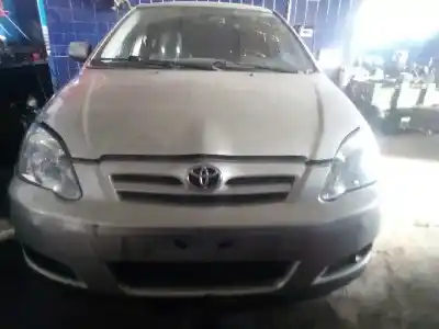 Veículo de Sucata toyota corolla (e12) 2.0 d-4d linea luna berlina do ano 2004 alimentado 1cdftv