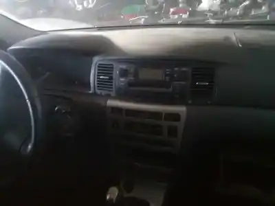 Veículo de Sucata toyota corolla (e12) 2.0 d-4d linea luna berlina do ano 2004 alimentado 1cdftv