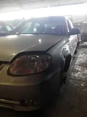 Veicolo di demolizione hyundai accent (lc) l crdi dell'anno 2001 alimentato d3ea