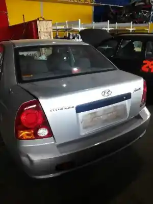 Veicolo di demolizione hyundai accent (lc) l crdi dell'anno 2001 alimentato d3ea