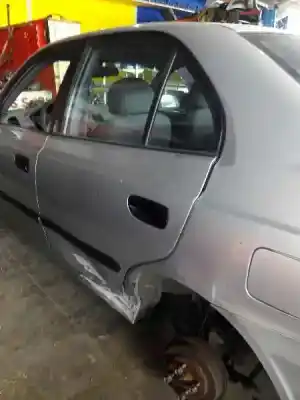 Veicolo di demolizione hyundai accent (lc) l crdi dell'anno 2001 alimentato d3ea