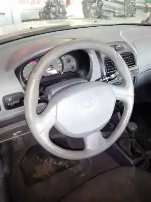 Veicolo di demolizione hyundai accent (lc) l crdi dell'anno 2001 alimentato d3ea