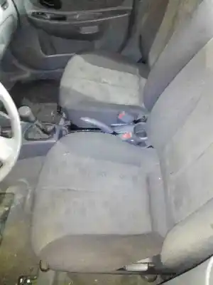 Veicolo di demolizione hyundai accent (lc) l crdi dell'anno 2001 alimentato d3ea