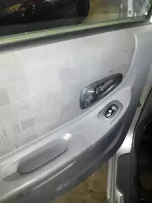 Veicolo di demolizione hyundai accent (lc) l crdi dell'anno 2001 alimentato d3ea