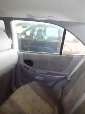 Veicolo di demolizione hyundai accent (lc) l crdi dell'anno 2001 alimentato d3ea