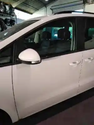 Vehicul casat seat alhambra (710, 711) 2.0 tdi al anului 2013 alimentat cff