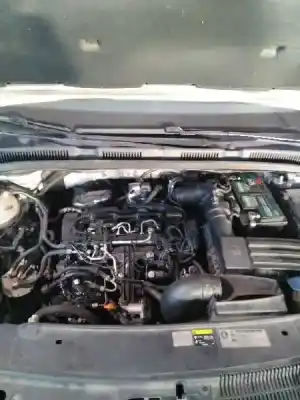 Vehicul casat seat alhambra (710, 711) 2.0 tdi al anului 2013 alimentat cff