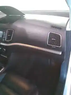 Vehicul casat seat alhambra (710, 711) 2.0 tdi al anului 2013 alimentat cff