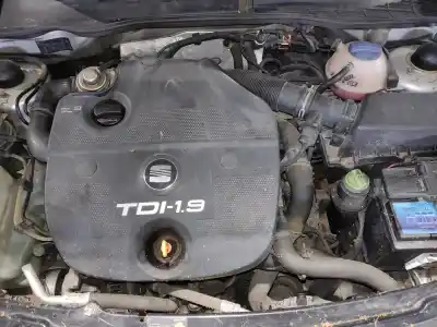 Veículo de Sucata SEAT CORDOBA BERLINA (6K2) Sport do ano 2002 alimentado AGR