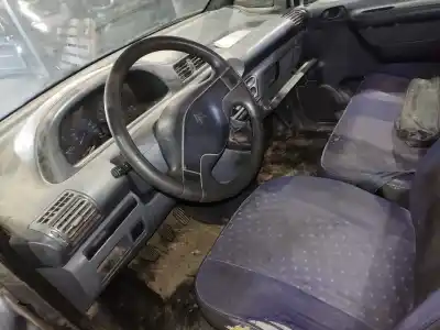 Veículo de Sucata citroen jumpy combi confort (5/6 plazas) do ano 2003 alimentado rhz