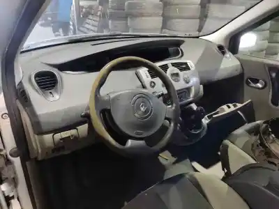 Veículo de Sucata renault scenic ii confort dynamique do ano 2004 alimentado k4m782