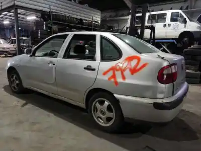 Veicolo di demolizione seat cordoba berlina (6k2) stella dell'anno 2001 alimentato aqm
