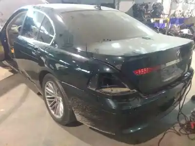 Veicolo di demolizione bmw serie 7 (e65/e66) 735i dell'anno 2002 alimentato n62b36