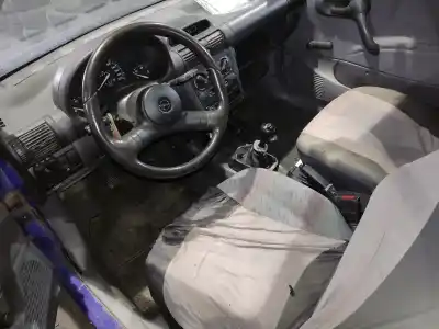 Sloopvoertuig opel corsa b base van het jaar 1997 aangedreven x12sz