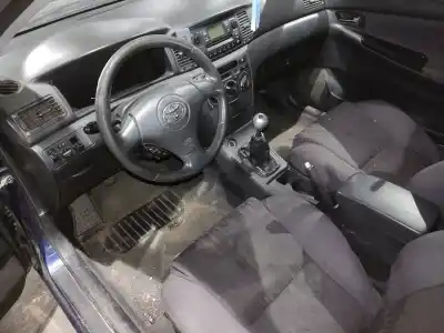 Veicolo di demolizione toyota corolla (e12) 2.0 d-4d linea sol berlina dell'anno 2003 alimentato 1cdftv