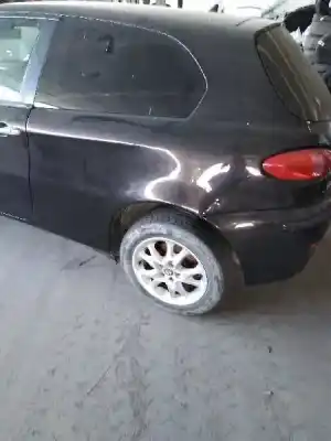 Veículo de Sucata alfa romeo 147 (190) 1.6 16v cat do ano 2001 alimentado ar32104