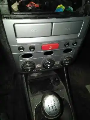 Veículo de Sucata alfa romeo 147 (190) 1.6 16v cat do ano 2001 alimentado ar32104