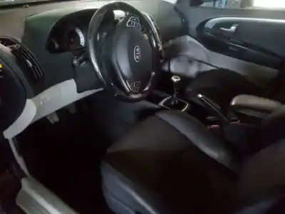 Scrapping Vehicle kia ceed emotion 116 cv / 85 kw of the year 2007 powered d4fb