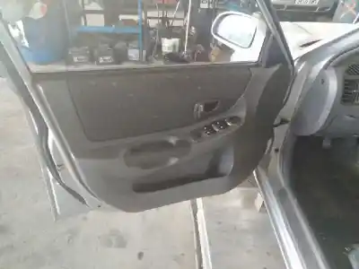 Veicolo di demolizione hyundai accent (lc) * dell'anno 2000 alimentato 