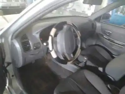 Veicolo di demolizione hyundai accent (lc) * dell'anno 2000 alimentato 