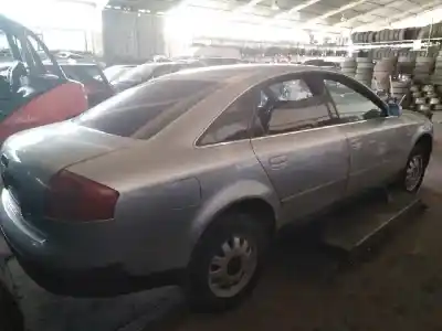 Sloopvoertuig audi a6 berlina (4b2) 1.8 125 cv / 92 kw van het jaar 1998 aangedreven 