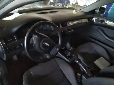 Sloopvoertuig audi a6 berlina (4b2) 1.8 125 cv / 92 kw van het jaar 1998 aangedreven 