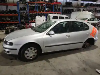 Veículo de Sucata seat leon (1m1) 1.6 do ano 2000 alimentado akl