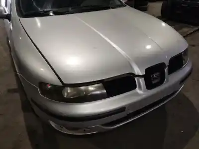 Veículo de Sucata seat leon (1m1) 1.6 do ano 2000 alimentado akl